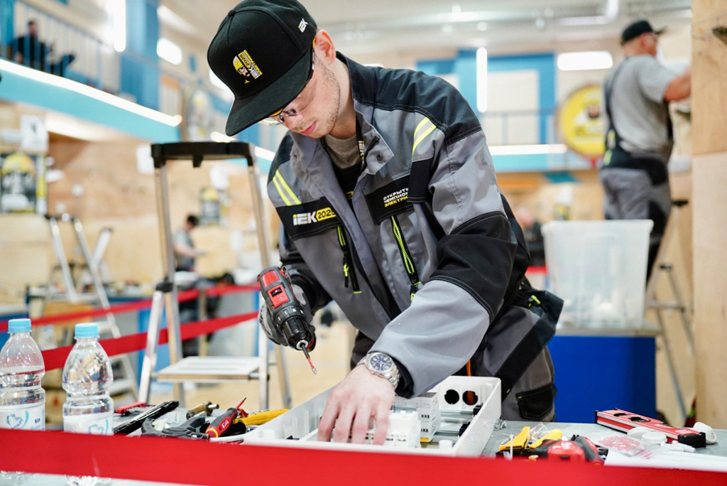 2_AND08235 копия.jpg